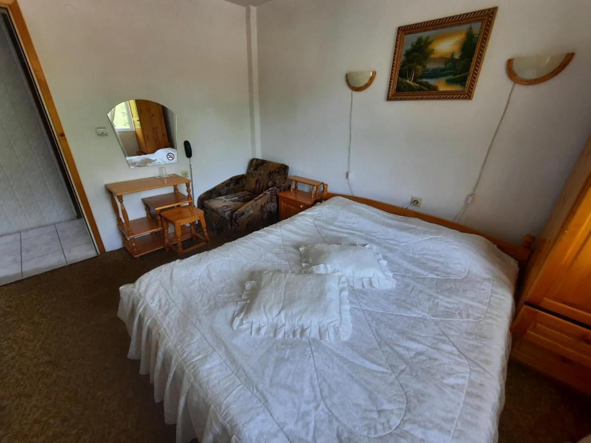 Guest House Zodiac Samokov Chambre photo